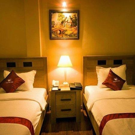 Ha Tien Hotel Екстер'єр фото